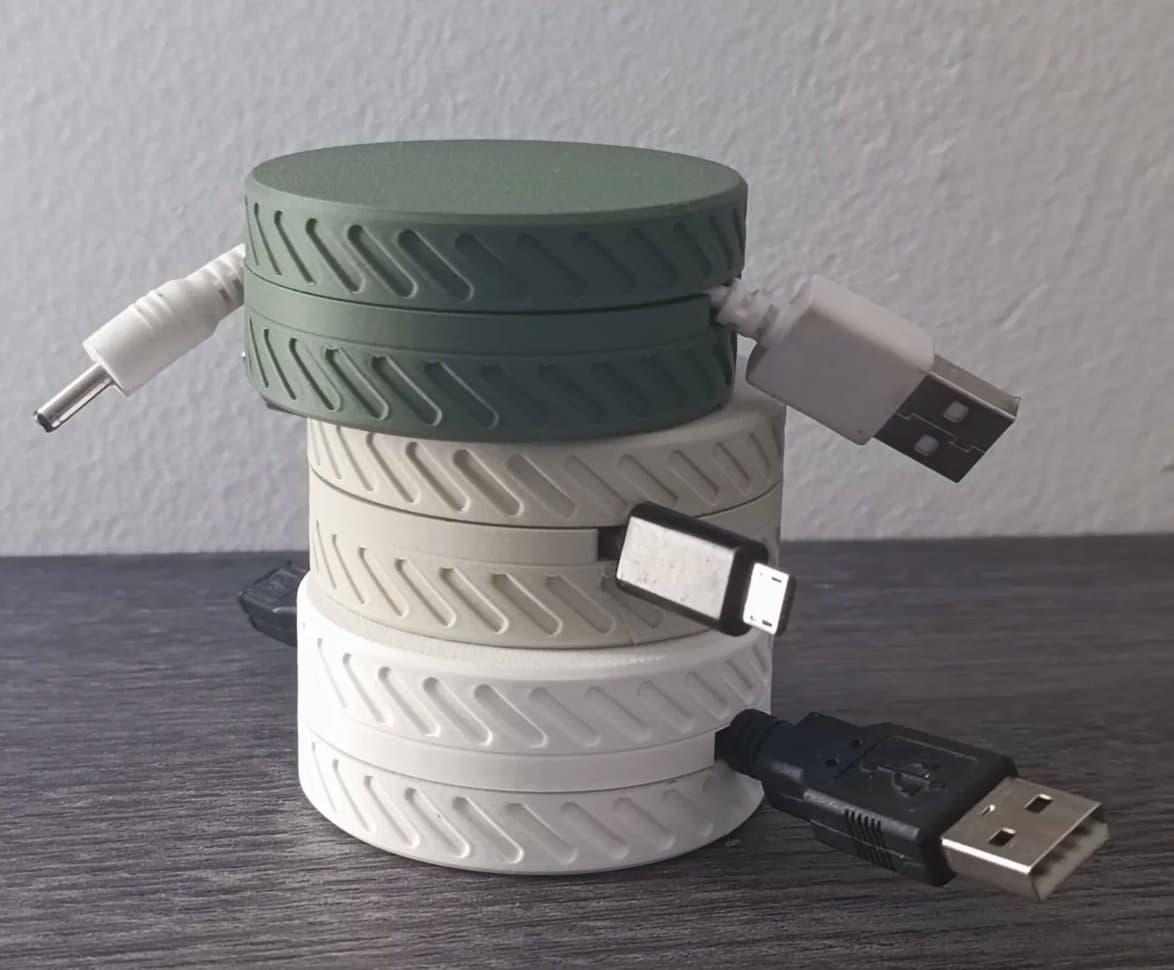 USB cable organizer